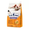 Сухой корм 2 kg Club 4 Paws Premium pentru pisicile adulte care locuiesc in incapere "4 in 1"  