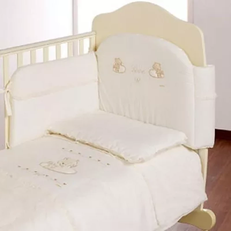 Комплект для детской кроватки Italbaby
 Бампер в кроватку 3 секции "Love", 210.0040